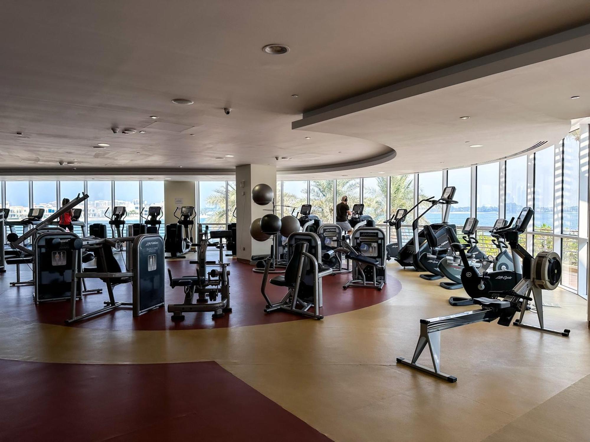 Modern Beachfront 1Br Apartment - Tiara Residence Dubai Esterno foto