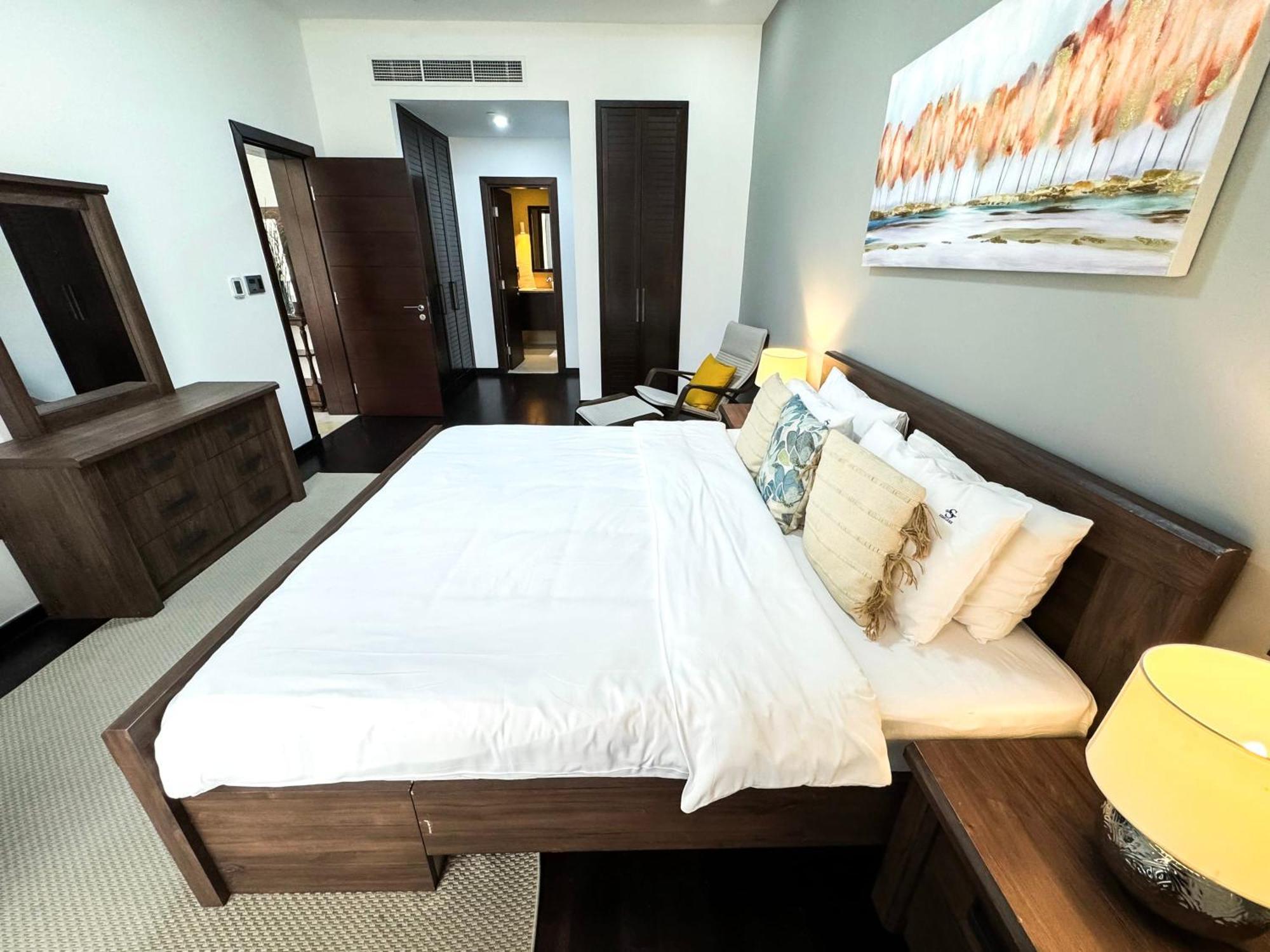 Modern Beachfront 1Br Apartment - Tiara Residence Dubai Esterno foto