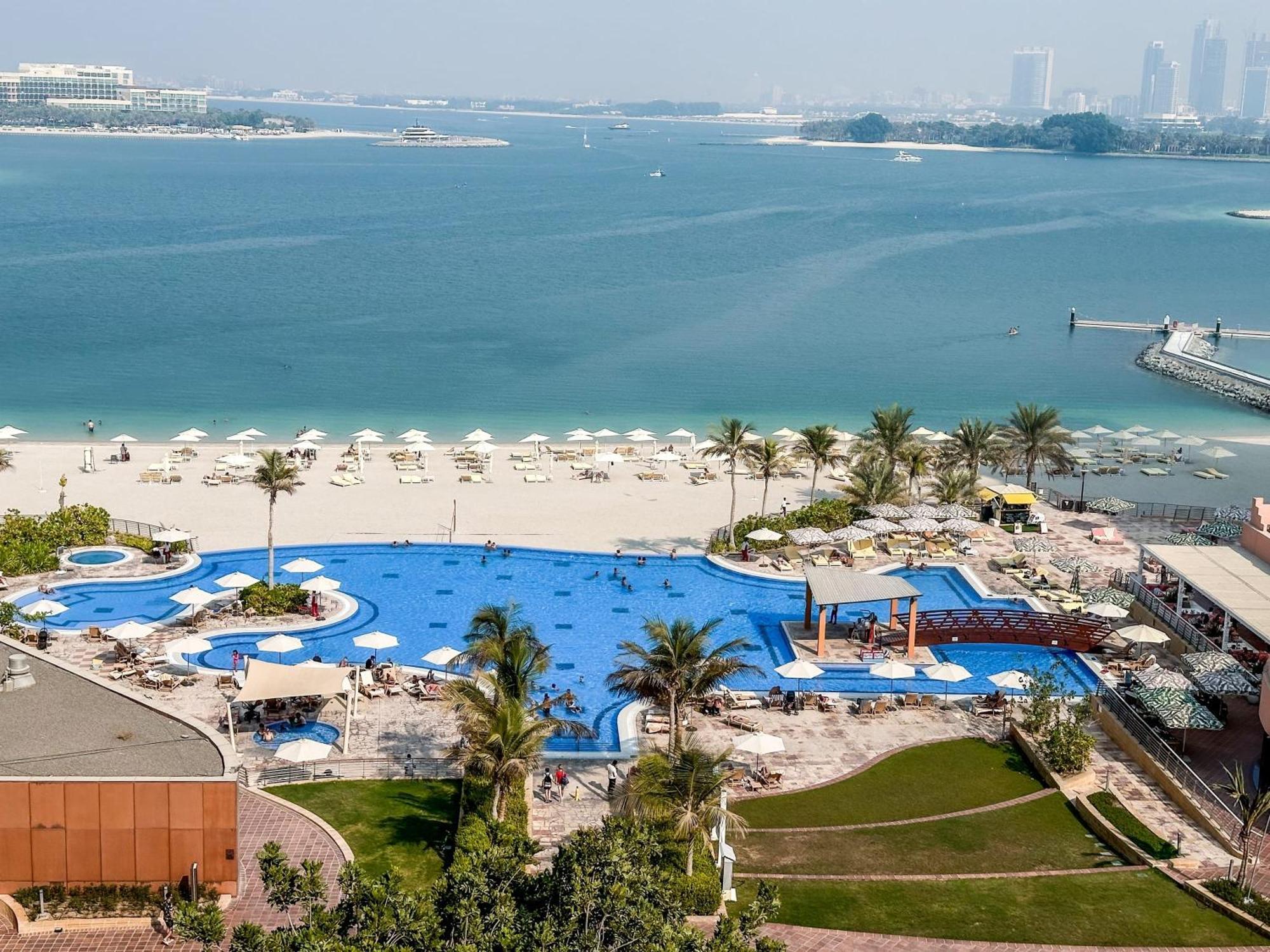 Modern Beachfront 1Br Apartment - Tiara Residence Dubai Esterno foto
